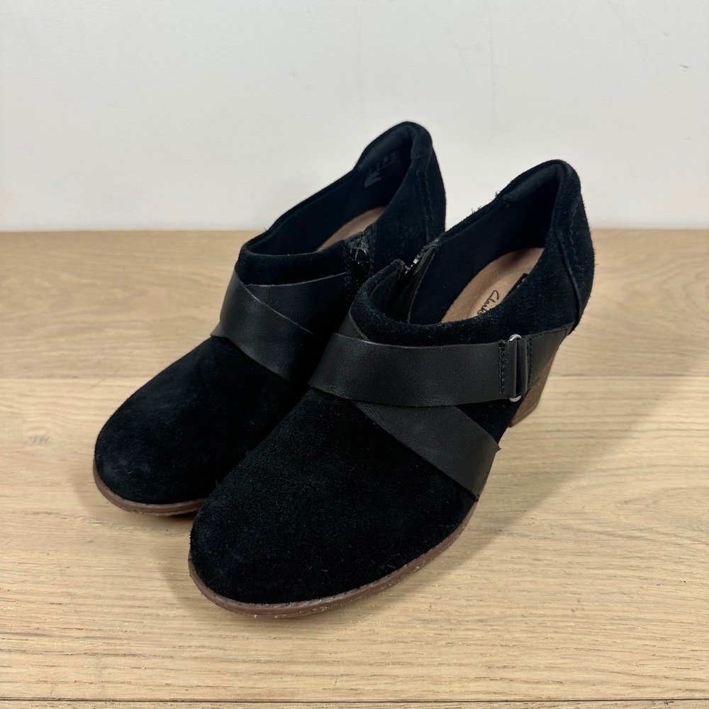 Clarks Collection Heels Women 7 Black Suede Leather Strap Block Heel Comfort